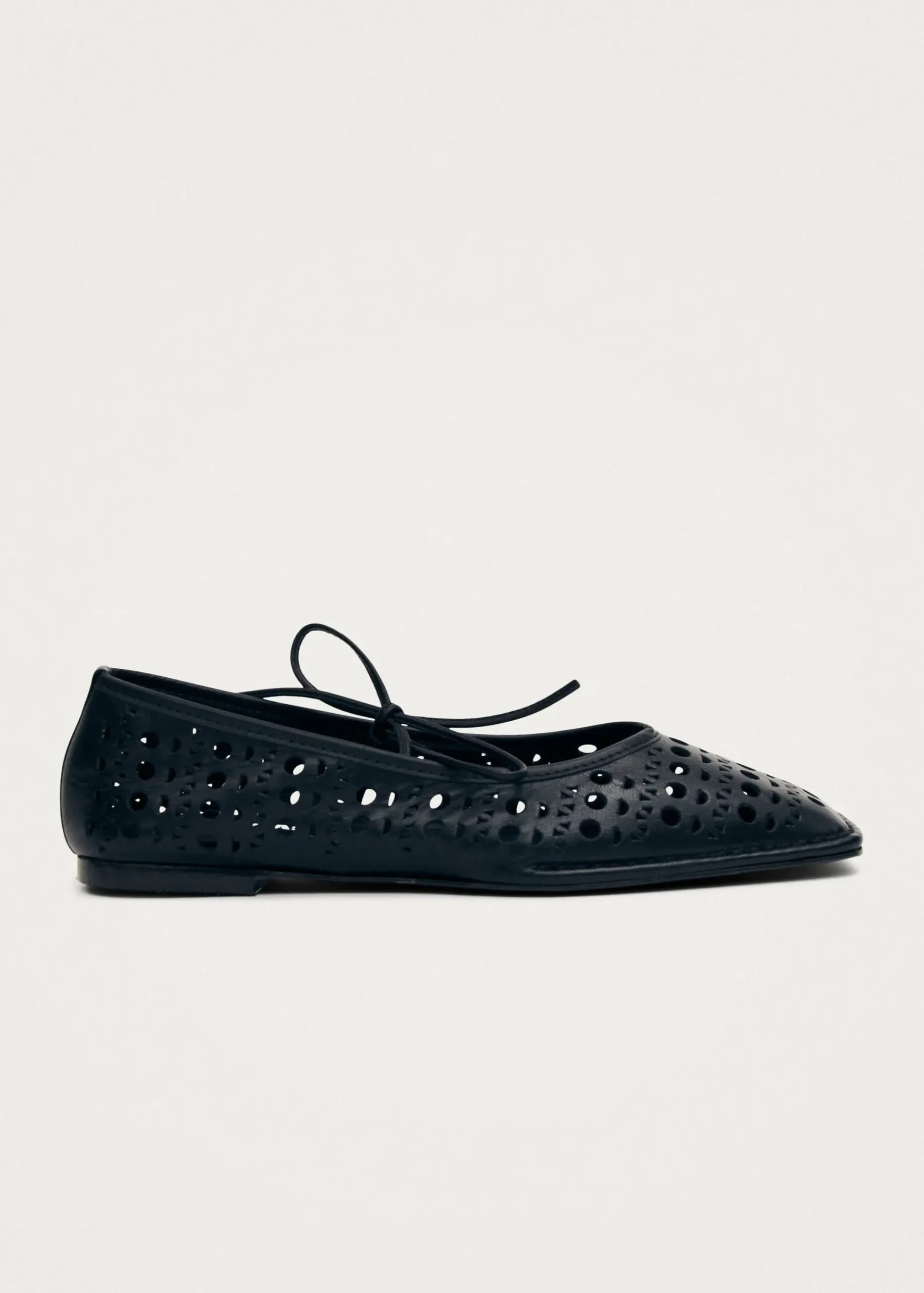 Sway Slit Black Leather Ballet Flats|ALOHAS Sale