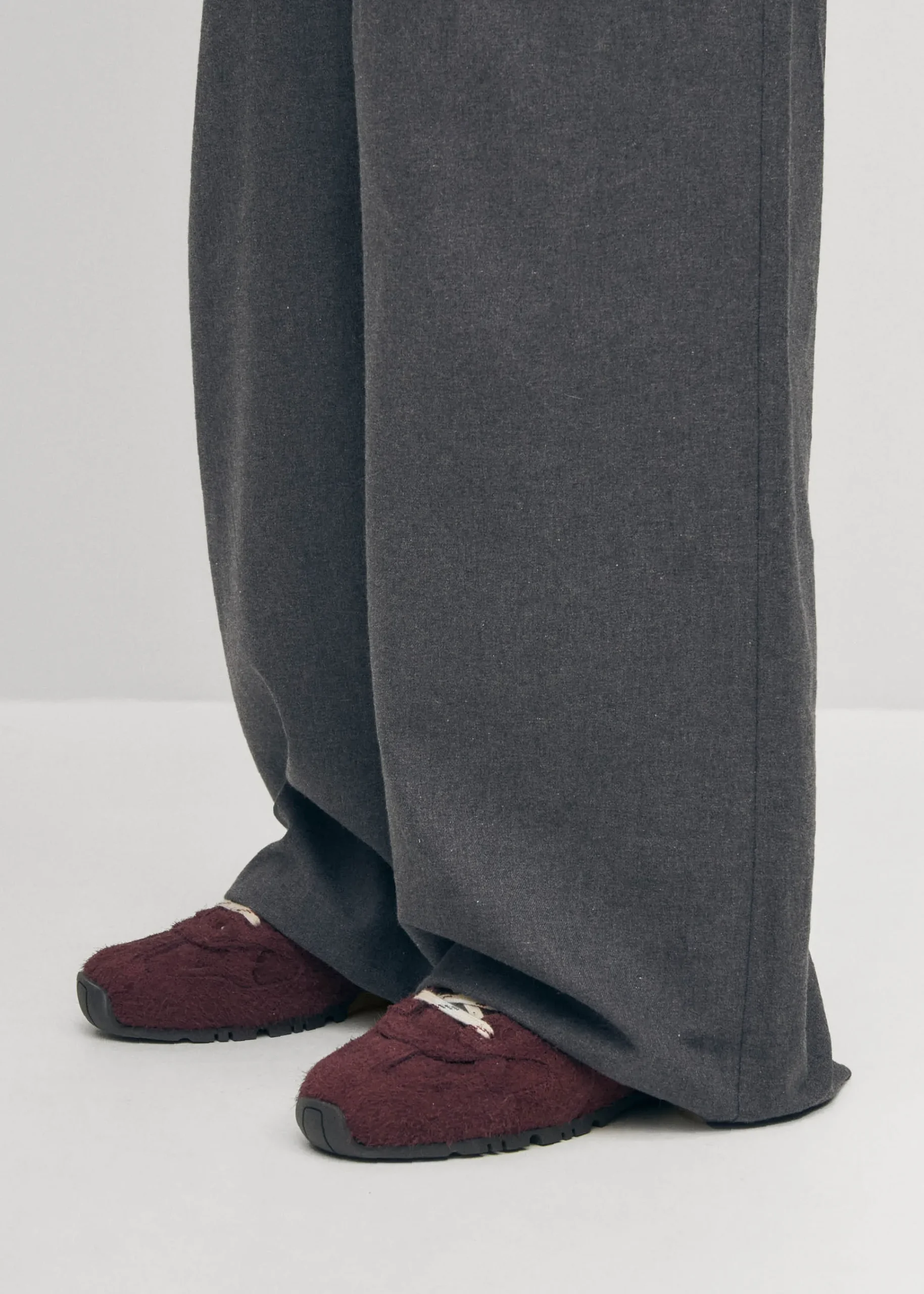 tb.56 Suede Fuzzy Burgundy|ALOHAS New